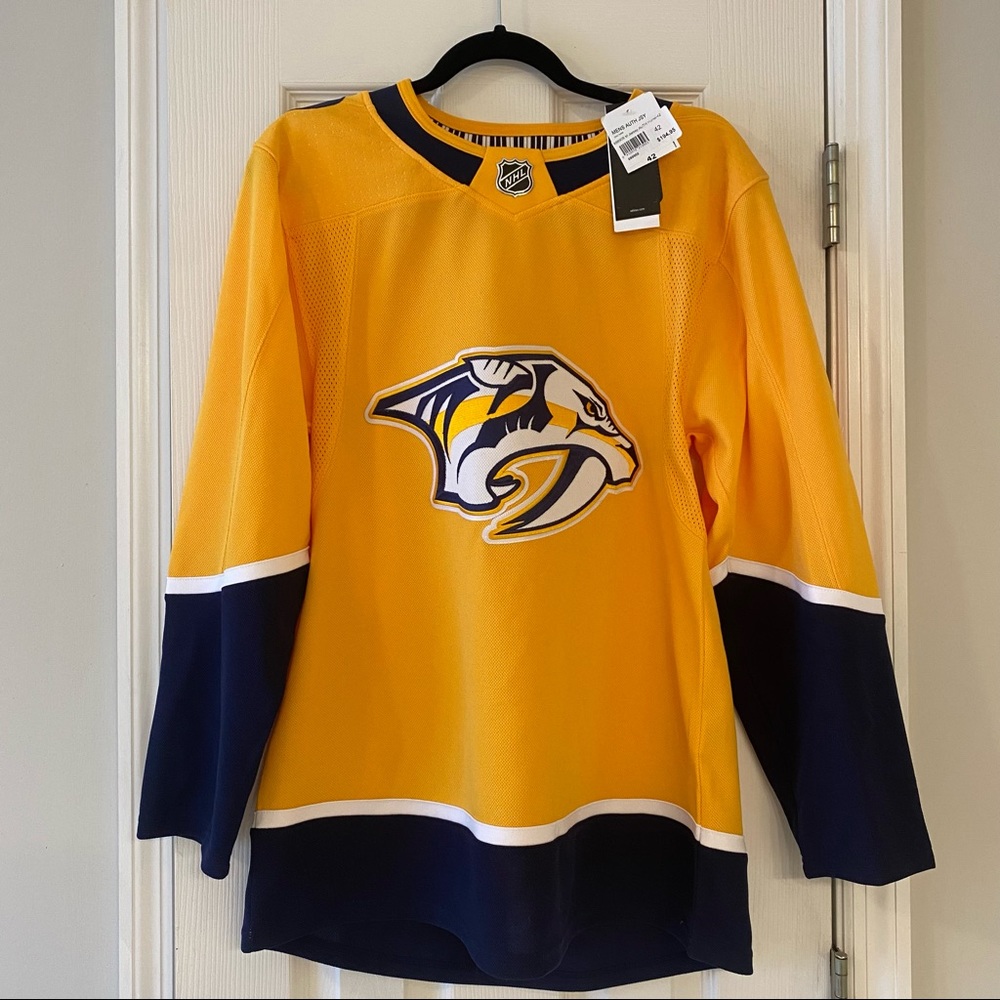NWT Official NHL Adidas Nashville Predators Men’s Hockey Jersey Size 42